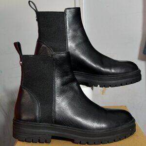 Steve Madden Ladies' Leather Chelsea Black Boot